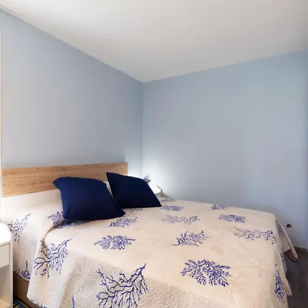 L'esquinade - F6 019 By Interhome Appartement
